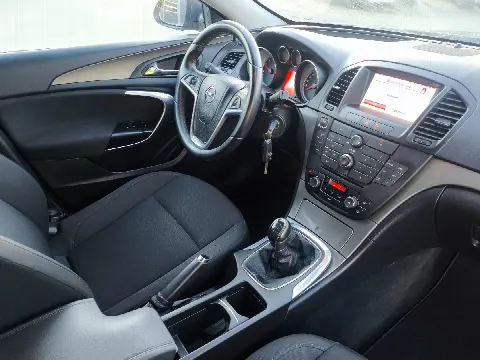 Opel Insignia – zdjęcie 5