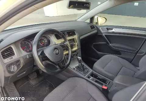 Volkswagen Golf – zdjęcie 8